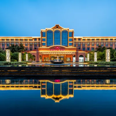 Crowne Plaza ZHENGZHOU by IHG Hotels near Zhengzhou Huimin Middle School Education Group (Chengbei Road)