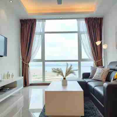 Paragon Residences by YJ Rooms
