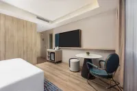 Wanda  Yue  Xining Chengzhong