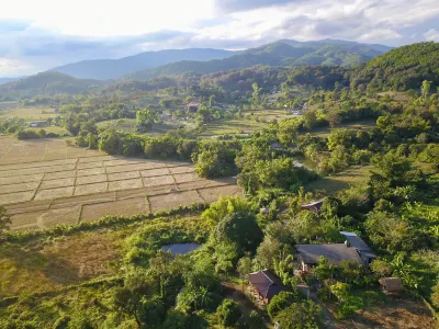 巴布精品家庭旅館-限成人 黑廟附近的飯店