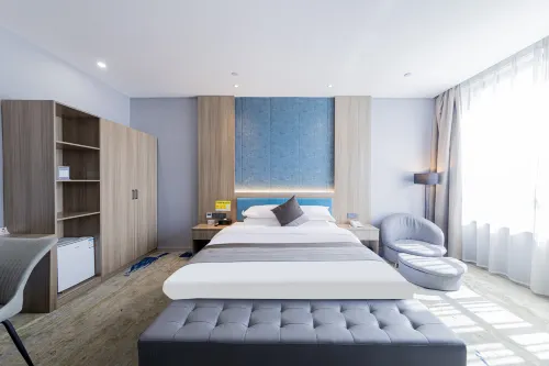 Junxi Qingshe Hotel (Zhuji People's Hospital high-speed railway station Branch)