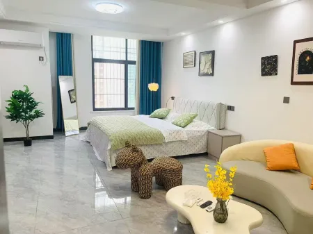 Meiju Homestay (Yuzhou Central Plaza) Отели в г. Фэйдун