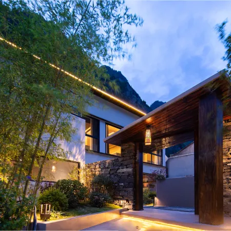 Shiguang Bieyuan Villa (Bipenggou Scenic Area Li Xiaolu)