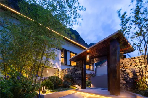 Shiguang Bieyuan Villa (Bipenggou Scenic Area Li Xiaolu)