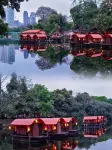 Yizhi Hotel (Guangzhou Shangxiajiu Pedestrian Street Rainbow Bridge Metro Station Branch) - romantici