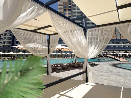 Riverside Life Residences Отели в г. Agios Georgios