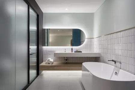 TC Hotel Binh Duong New City Отели рядом с достопримечательностью «Lac Canh Dai Nam Van Hien»