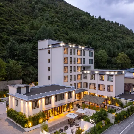 Kangding Tingshan Hot Spring Homestay