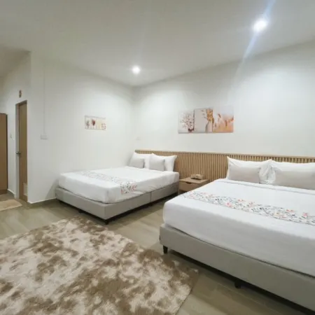 Sleeping Shine by DeliZia Homestay (9-10 Persons)