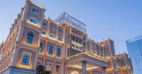 Happy Castle International Hotel