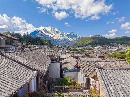 Clouds Nook | Yunding Xinghe | Rizhao Jinshan Light Travel Vacation Apartment (Sifang Street) Отели рядом с достопримечательностью «Square Market»