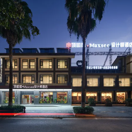 Maxsee Designer Hotel