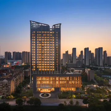 Four Points by Sheraton Wuhan Hotel (Hankou Railway Station) Hotel dekat Universitas Politeknik