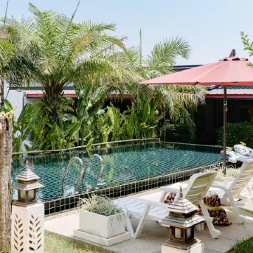 The Loft Panwa Resort Отели рядом с достопримечательностью «Залив Макхам»
