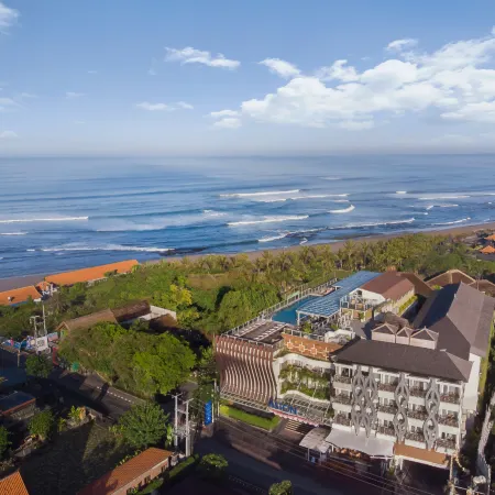 Aston Canggu Beach Resort Отели рядом с достопримечательностью «Пляж Чангу»