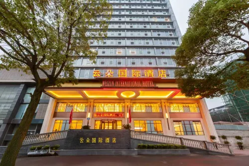 Lu County Yunduo International Hotel Hotel di Lu County