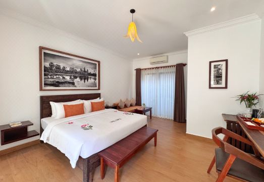 시엠립 호텔 수영장 전경