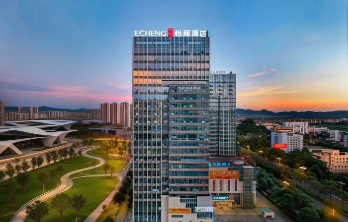 ECHENG Yicheng Hotel (Chongzuo South Station Aegean Shopping Center)