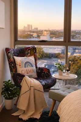 Lovely 2 Bed 2 Bath Apartment | Free Parking | Walk to Train - que admiten mascotas