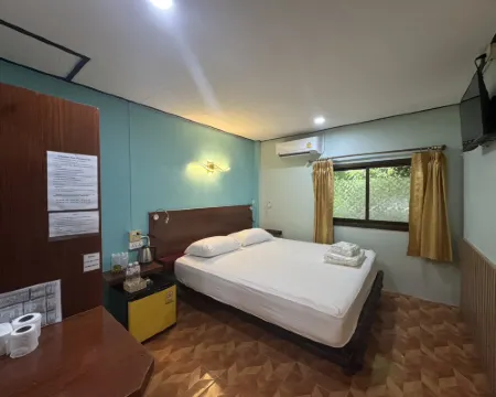 บ้านเขากอด โรงแรมในอำเภอ ลานสกา