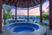 Shilin Wukeshu Hot Springs Resort Hotel