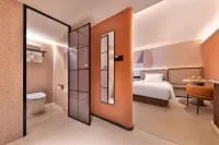 Orange Hotel