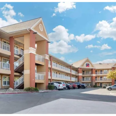 Studio 6 Suites Fresno North CA