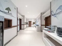 Fangyuan Hotel (Nanyang Zaolin Institute of Technology)