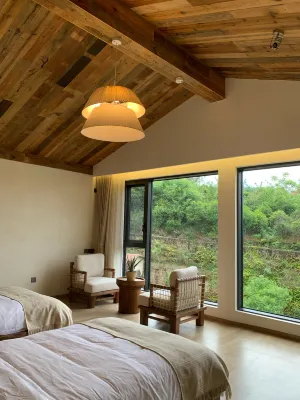 On Q Hill · Seven Rooms - 2-Star
