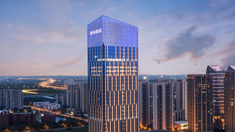 Atour Hotel in Fengmao Li, Kuncheng Lake, Changshu Southeast Development Zone.
