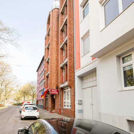 Hotel Lessing Отели рядом с достопримечательностью «Парк Фольксгартен»