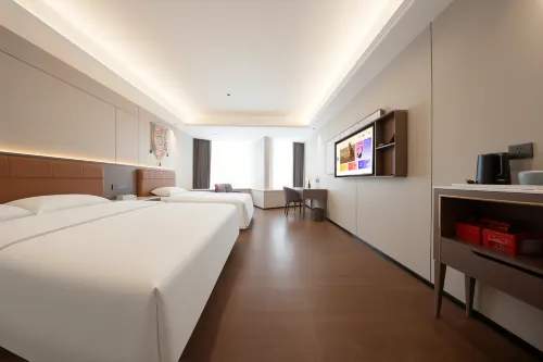 Silk Road Wenlan Hotel (Urumqi Economic Development Wanda Railway Station)