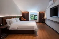 Qianshan·guiyue Smarthomestay(JiuzhaiQianguqingBranch)