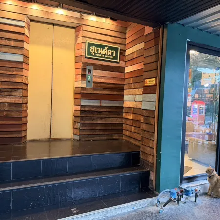 Suneta Hostel Khaosan
