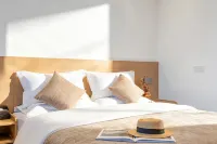 Yue Man · Slowdown - Snow Mountain View Luxury Resort (Baisha) - 2 ดาว