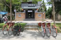 KunKin Boutique Garden Hue - parking