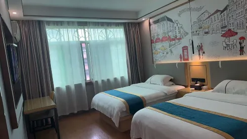 Cenxi Hongtai Hotel - parking
