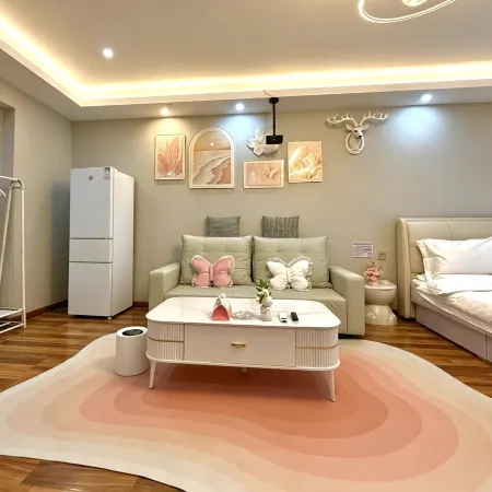 Luyan Homestay (Nanguan Night Market)