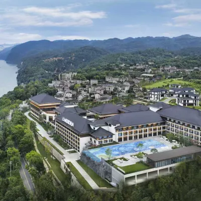 Le Méridien Yichang Sanxia Hotels near Yichang Bailong Park