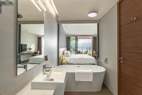 Vela Cat Ba Beach Resort, Flamingo Sea & Sand Residence - Beach