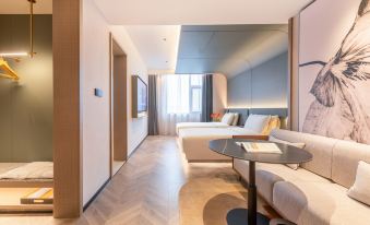 Yinchuan Drum Tower Yuhuangge North Street Atour Hotel