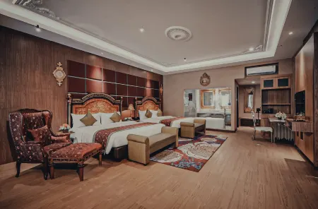 Ramada Suites by Wyndham Solo