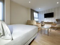 Hesperia Murcia Centro Hotels near Roman Bridge