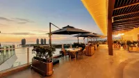 Central Coast Sea View Hotel