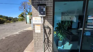 1mc5v12000b6oz8fwA5F6 R 320 180 R5 D
