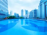 كراون بلازا جوانجتشو سيتي سنترب باي آيتش جي Hotels near لا بيرلي