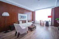 Wuyuan Party School Hotel - parking