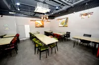 Kangaroo Hotel (Dalian Zhoushuizi Airport)