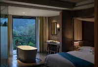 Qixin Jiuyin Inn Yangshuo