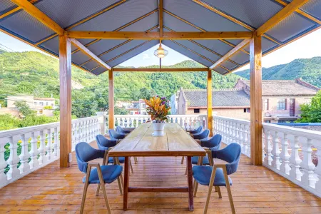 Shanjianju Chinese Inn (Xi'an Lintong Terracotta Army) Отели рядом с достопримечательностью «Terra-Cotta Warriors No. 2 Pit»